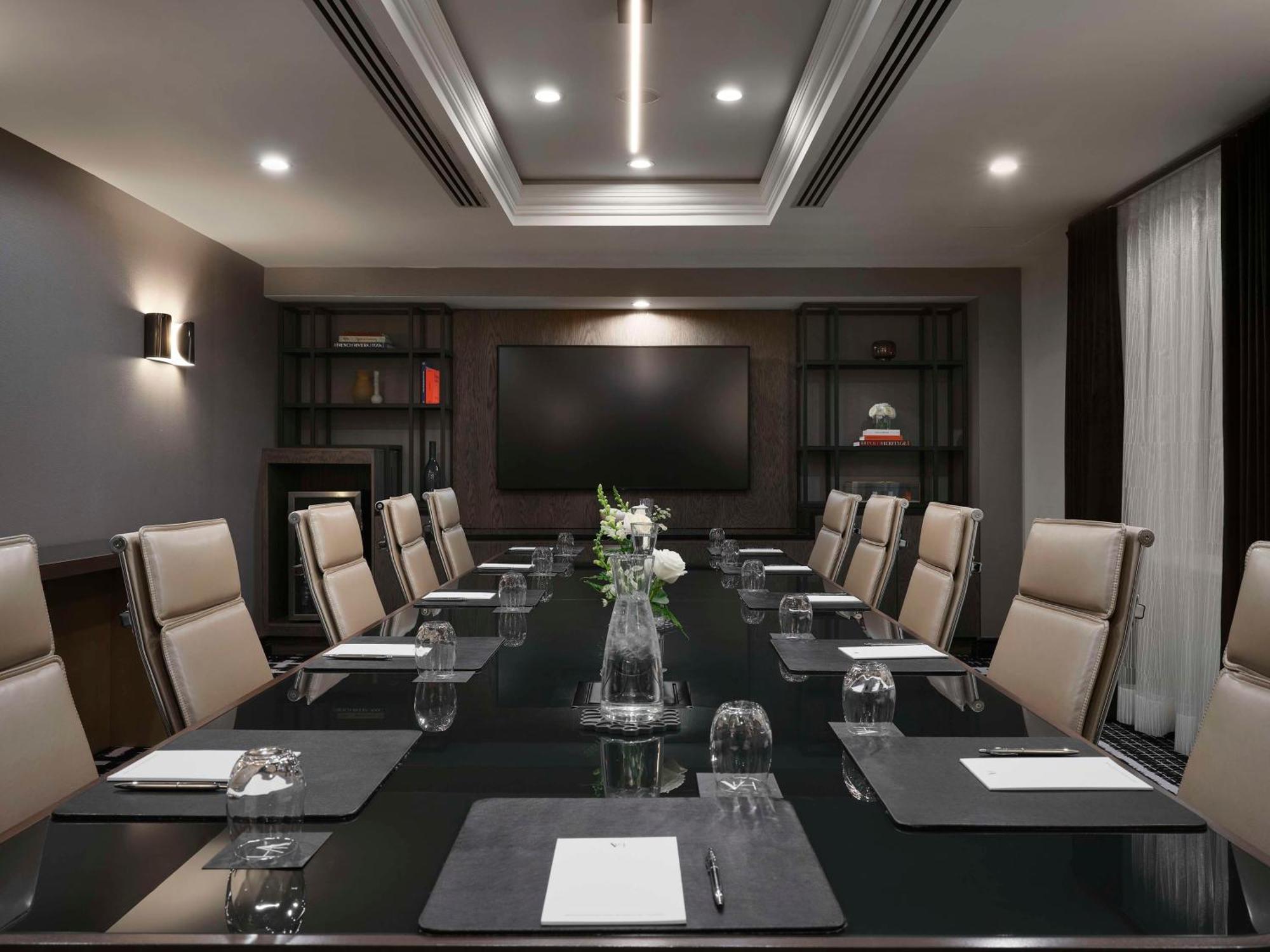 Vogue Hotel Montreal Downtown, Curio Collection By Hilton エクステリア 写真