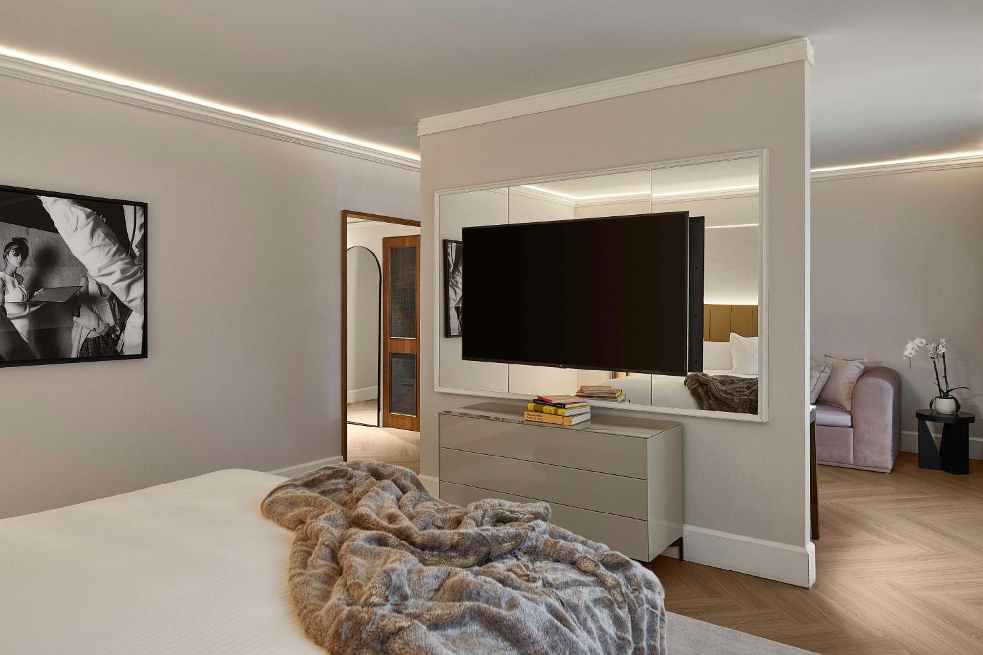 Vogue Hotel Montreal Downtown, Curio Collection By Hilton エクステリア 写真