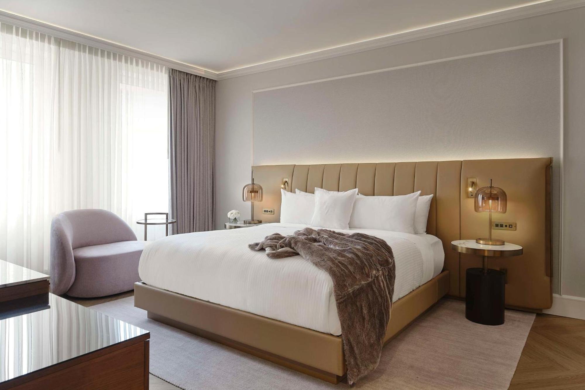 Vogue Hotel Montreal Downtown, Curio Collection By Hilton エクステリア 写真