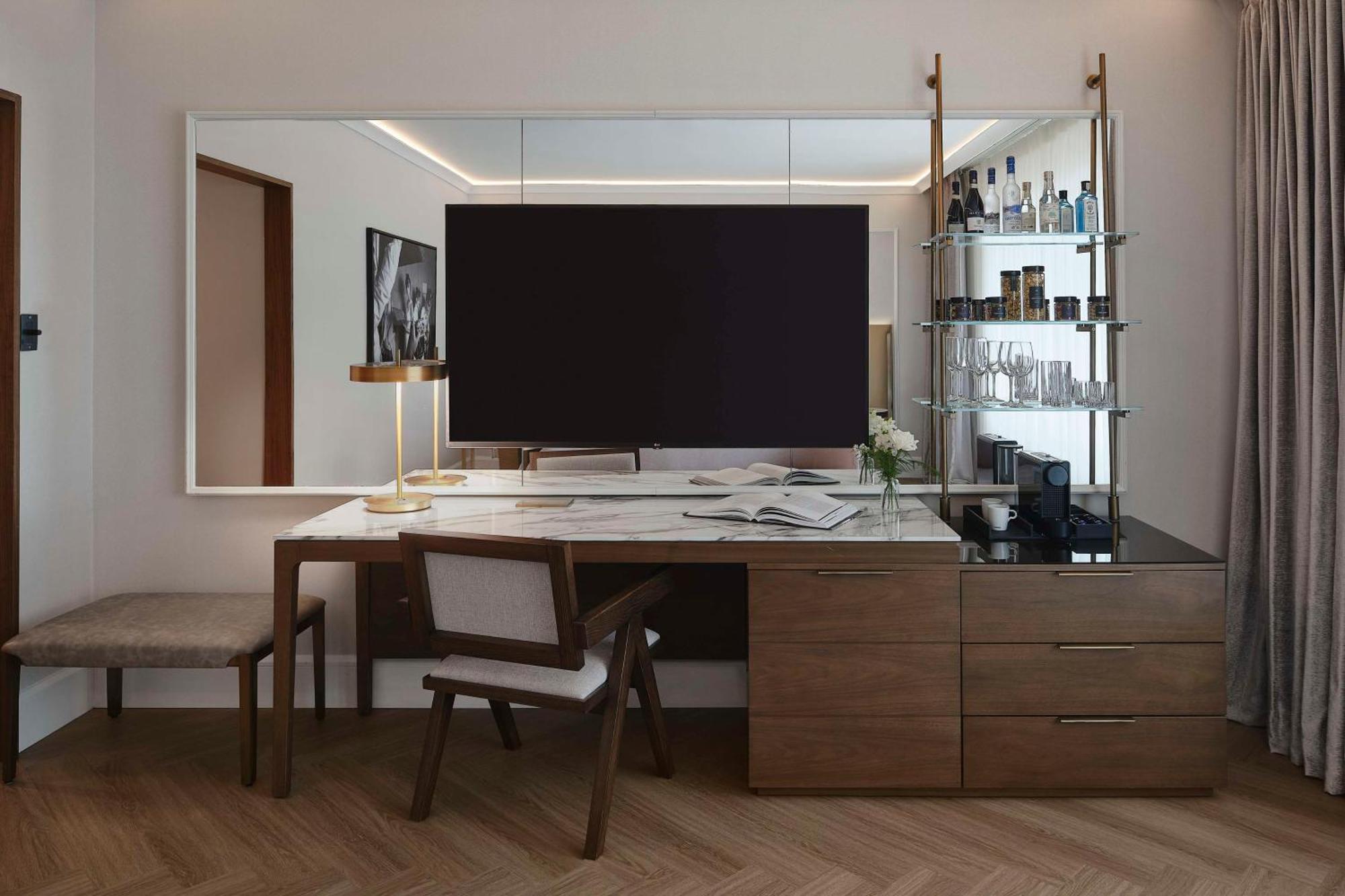 Vogue Hotel Montreal Downtown, Curio Collection By Hilton エクステリア 写真