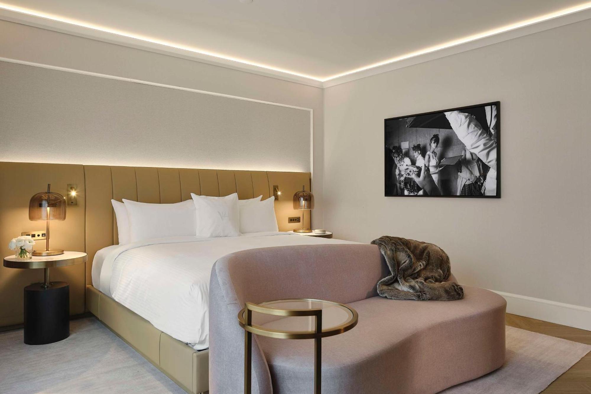 Vogue Hotel Montreal Downtown, Curio Collection By Hilton エクステリア 写真