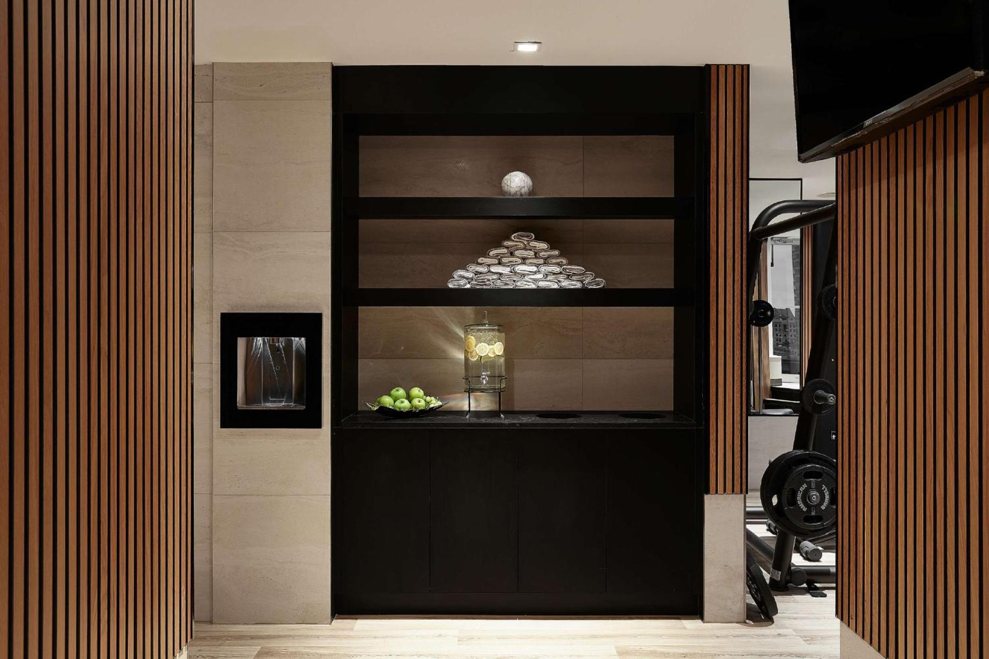 Vogue Hotel Montreal Downtown, Curio Collection By Hilton エクステリア 写真