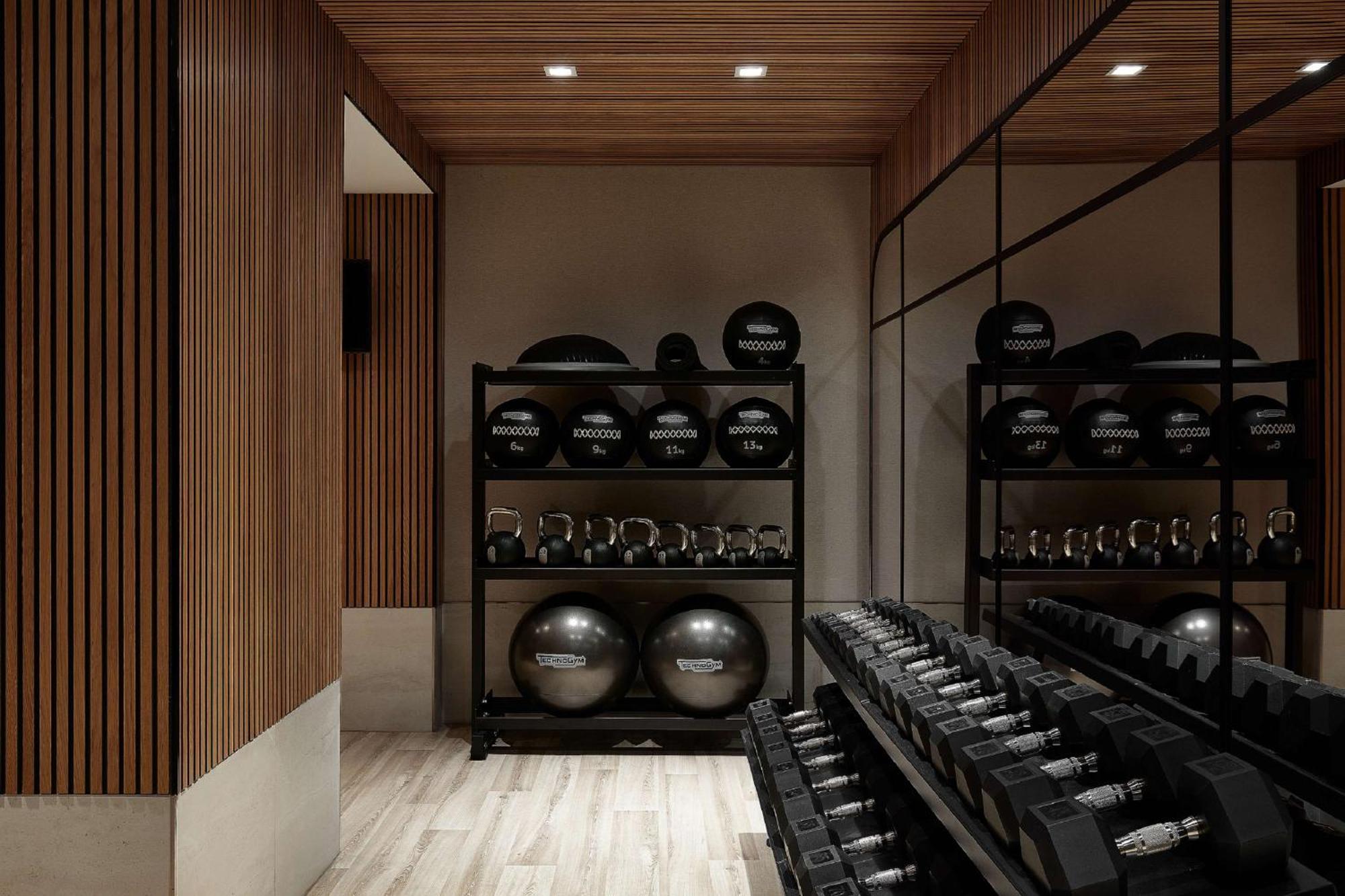 Vogue Hotel Montreal Downtown, Curio Collection By Hilton エクステリア 写真