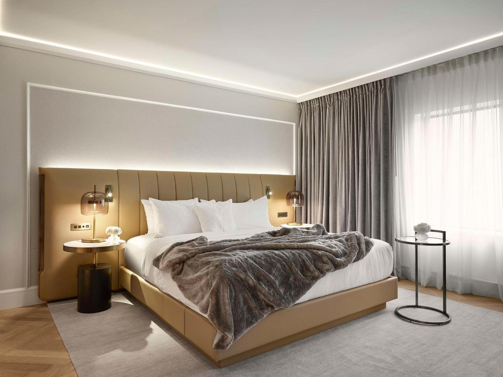 Vogue Hotel Montreal Downtown, Curio Collection By Hilton エクステリア 写真