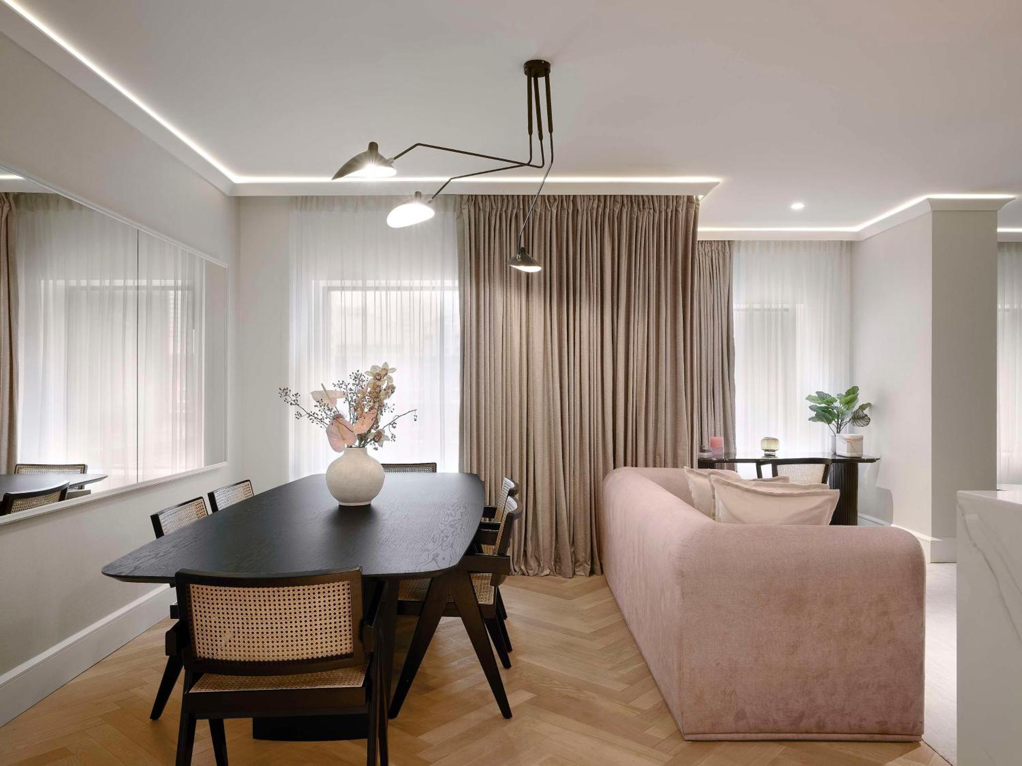 Vogue Hotel Montreal Downtown, Curio Collection By Hilton エクステリア 写真